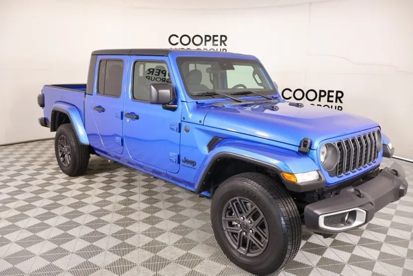 2024 Jeep Gladiator Sport photo 1