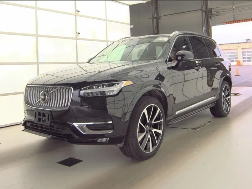 2024 Volvo XC90 Plus photo 1