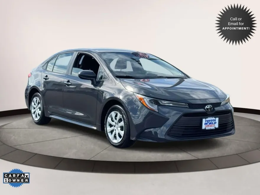 2023 Toyota Corolla LE photo 1