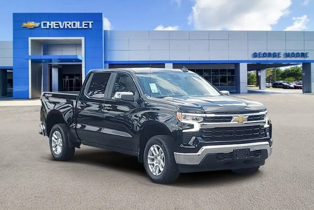 2025 Chevrolet Silverado 1500 LT photo 1