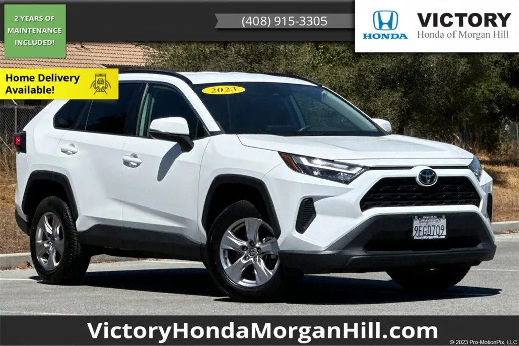 2023 Toyota RAV4 XLE photo 1