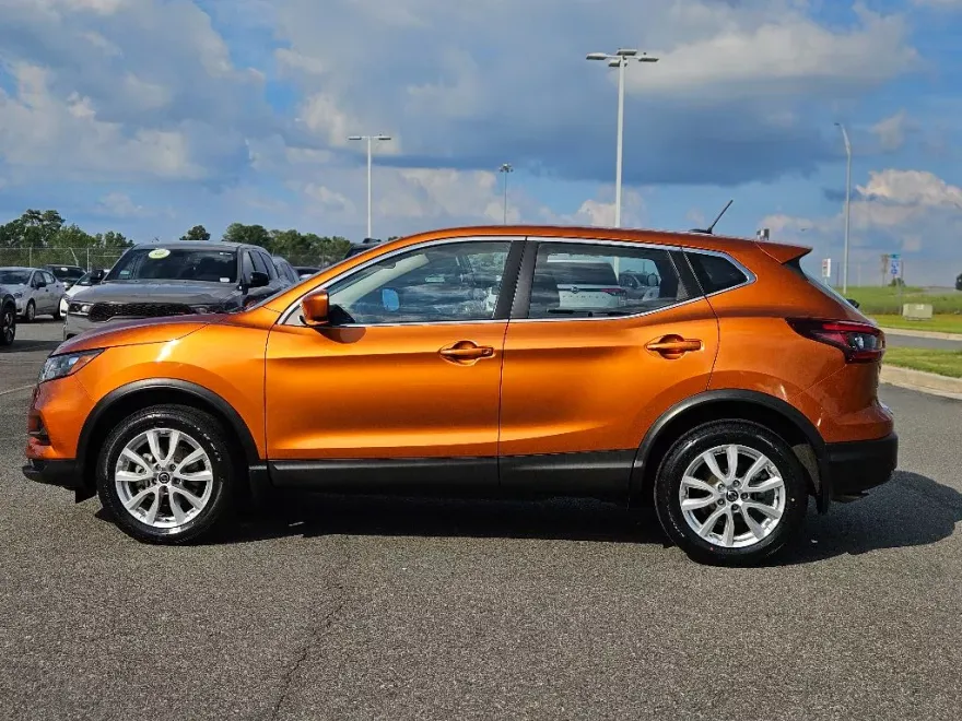 2022 Nissan Rogue Sport S photo 1