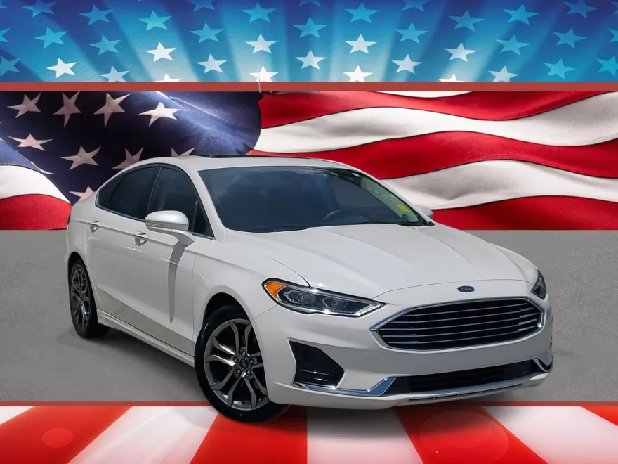 2020 Ford Fusion SEL photo 1