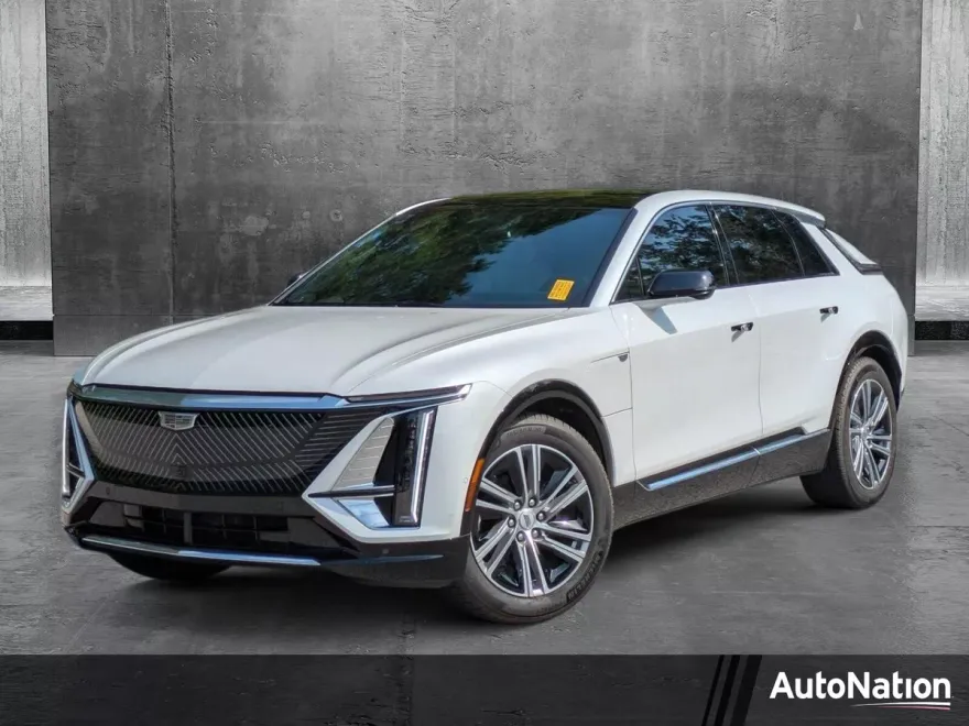 2024 Cadillac Lyriq Luxury photo 1