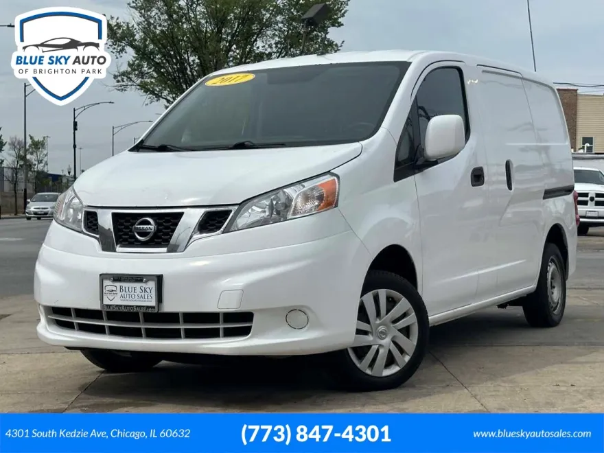 2017 Nissan NV200 SV photo 1