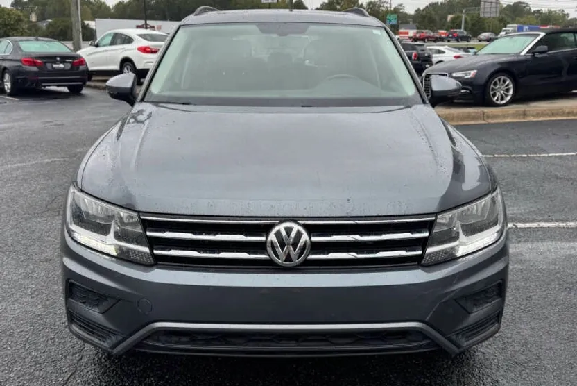 2019 Volkswagen Tiguan SEL R-Line photo 1