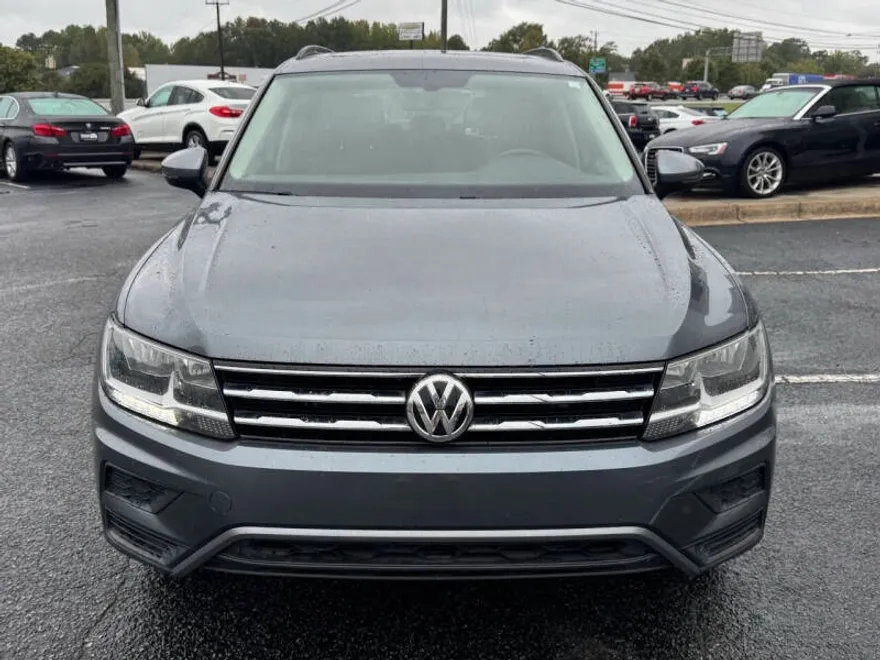 2019 Volkswagen Tiguan SEL R-Line photo 1