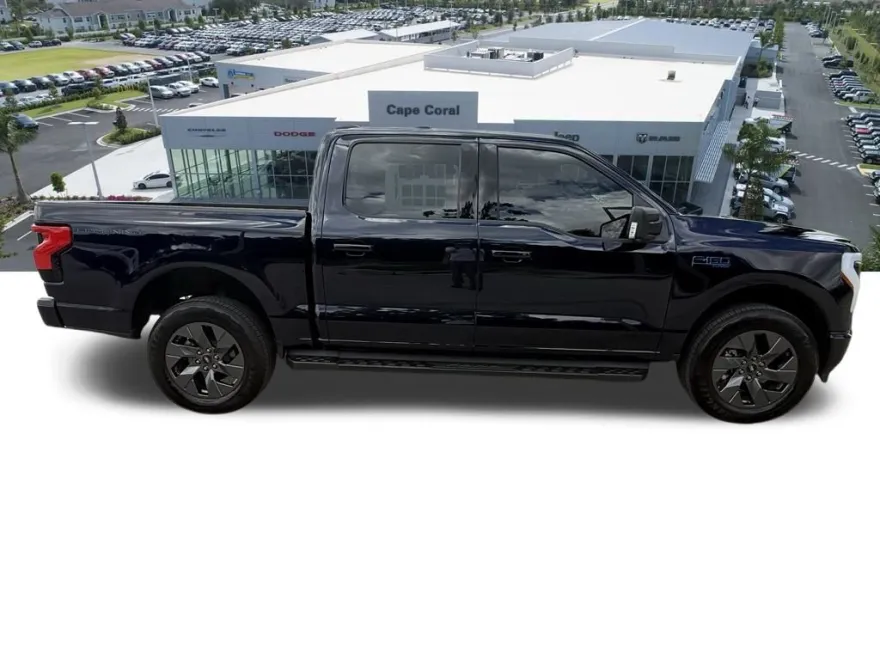 2025 Ford F-150 Lightning photo 1