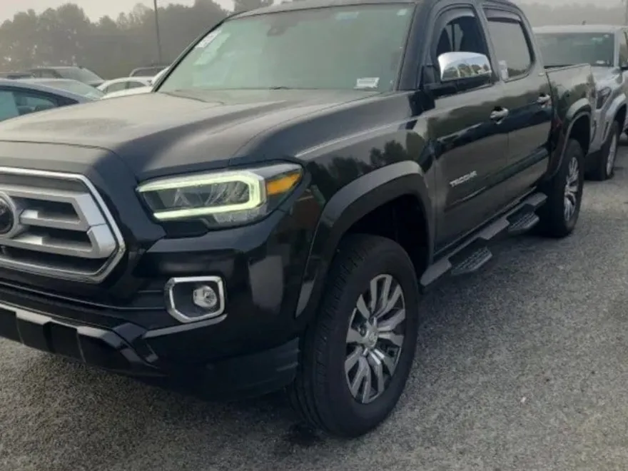 2023 Toyota Tacoma Limited V6 photo 1