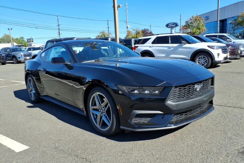 2025 Ford Mustang EcoBoost photo 1