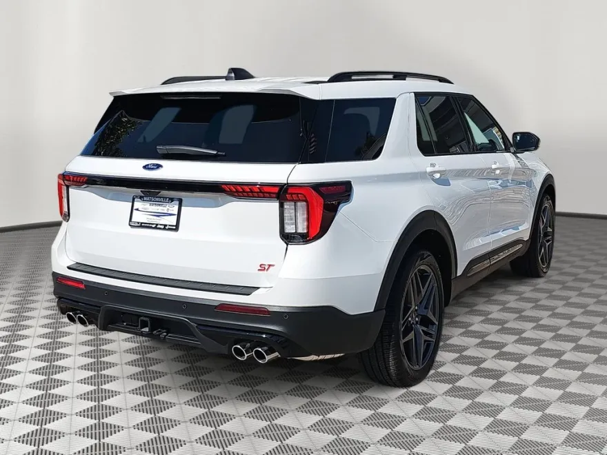 2025 Ford Explorer ST photo 1