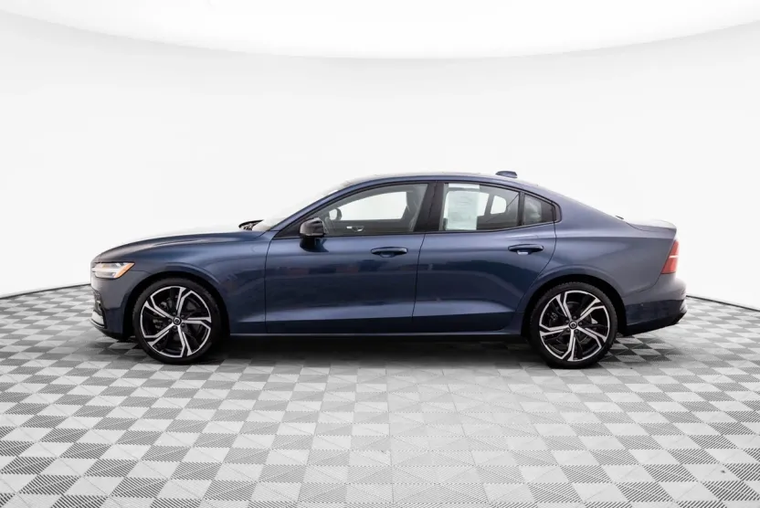 2024 Volvo S60 B5 Plus photo 1