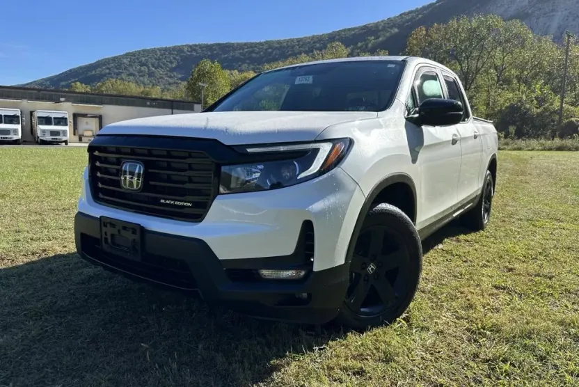 2023 Honda Ridgeline Black Edition photo 1