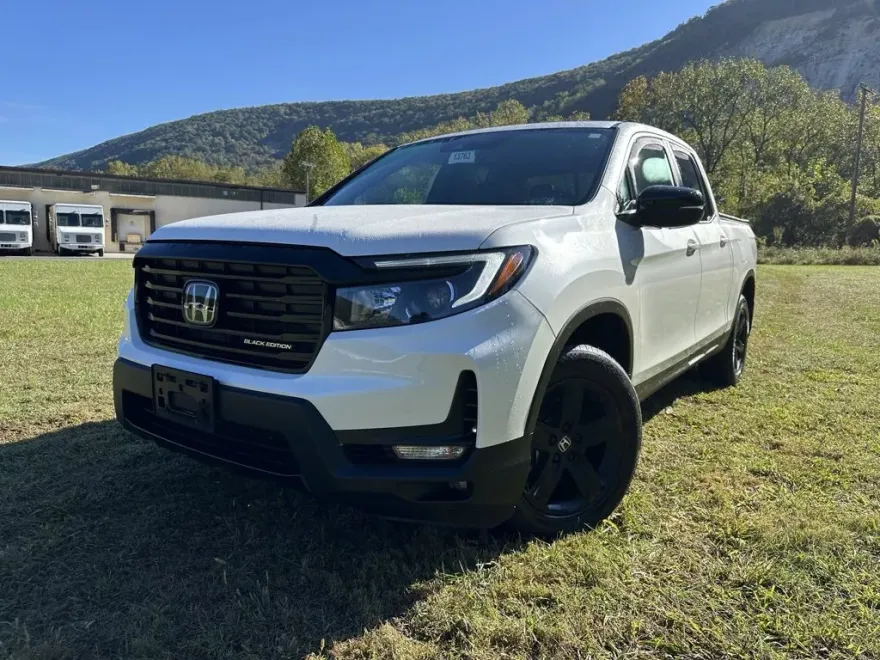 2023 Honda Ridgeline Black Edition photo 1