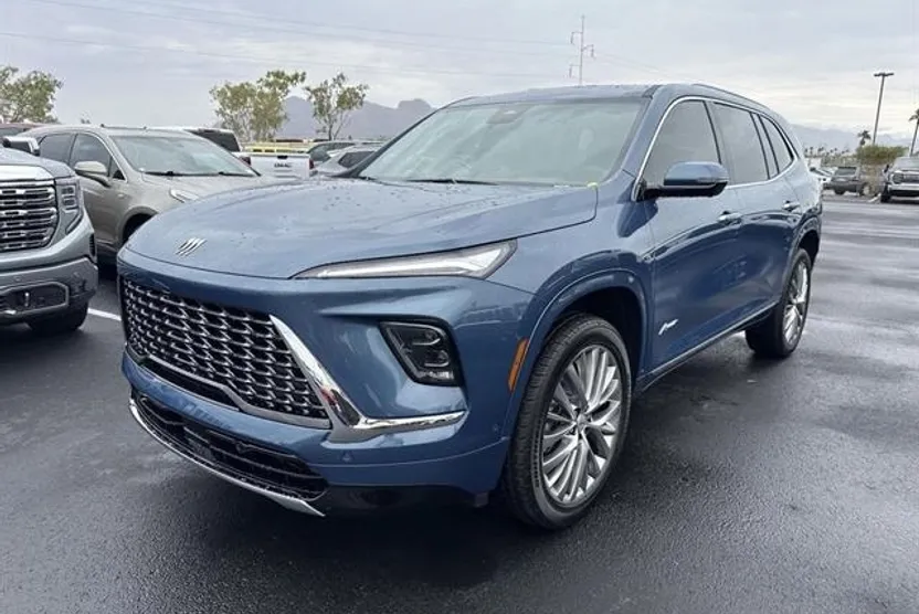 2026 Buick Enclave Avenir photo 1
