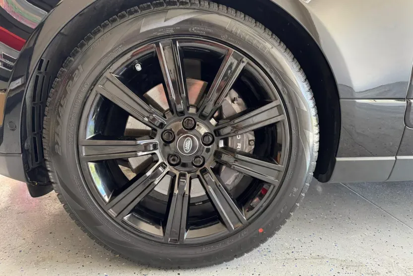 2019 Land Rover Range Rover HSE photo 1
