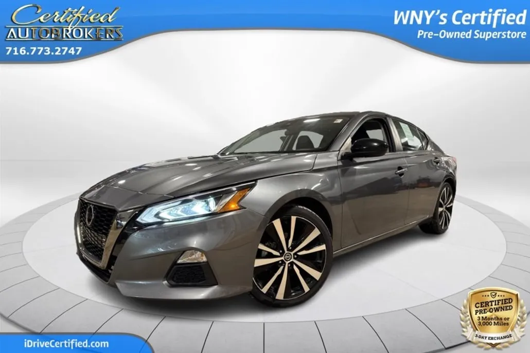 2022 Nissan Altima 2.5 SR photo 1