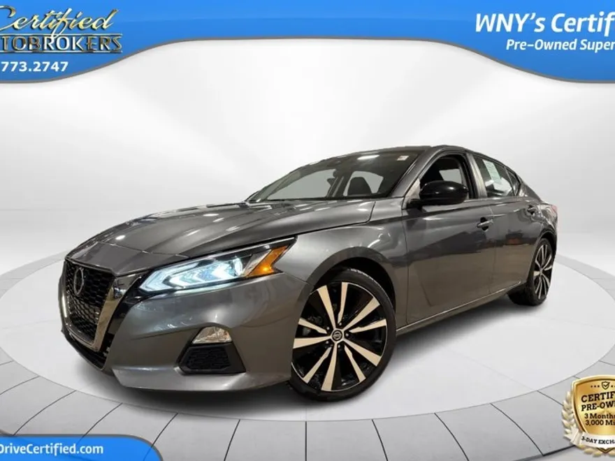 2022 Nissan Altima 2.5 SR photo 1
