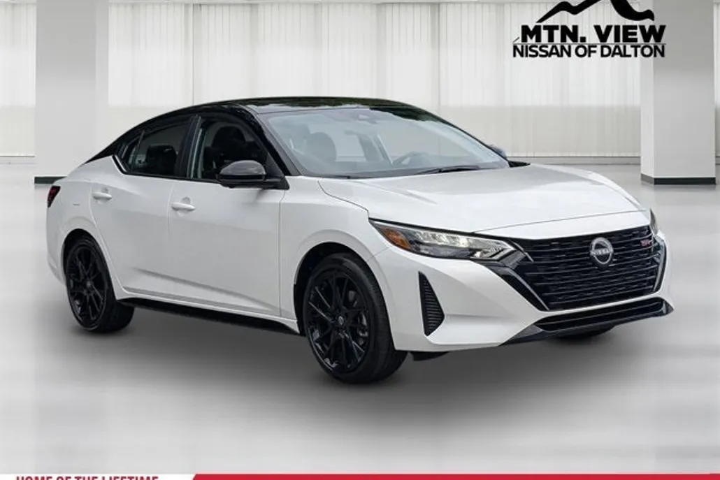 2025 Nissan Sentra SR photo 1