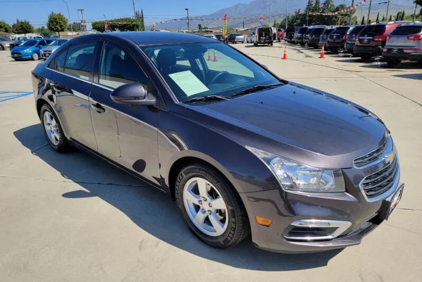 2016 Chevrolet Cruze photo 1