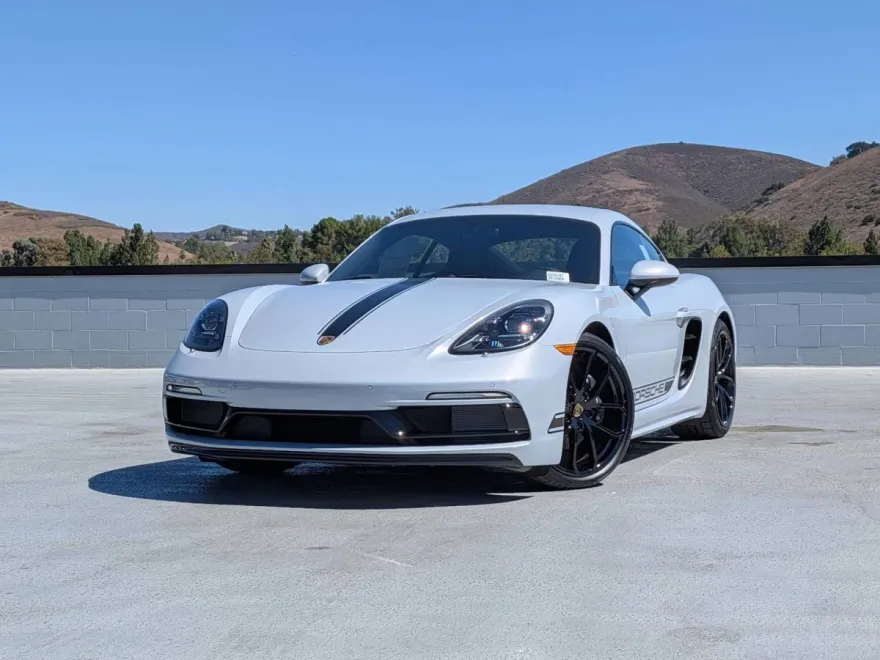 2025 Porsche Cayman photo 1