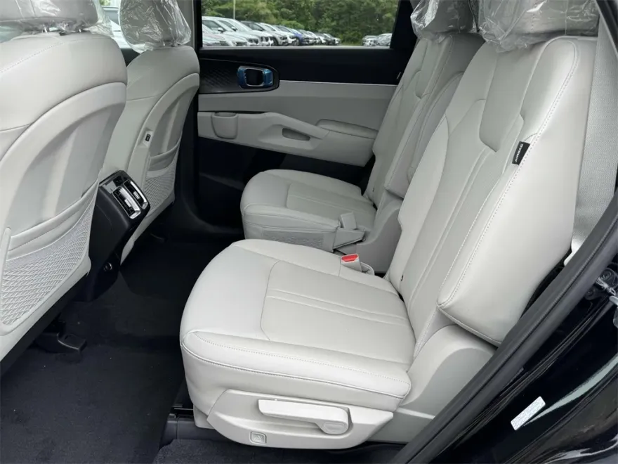 2025 Kia Sorento EX photo 1