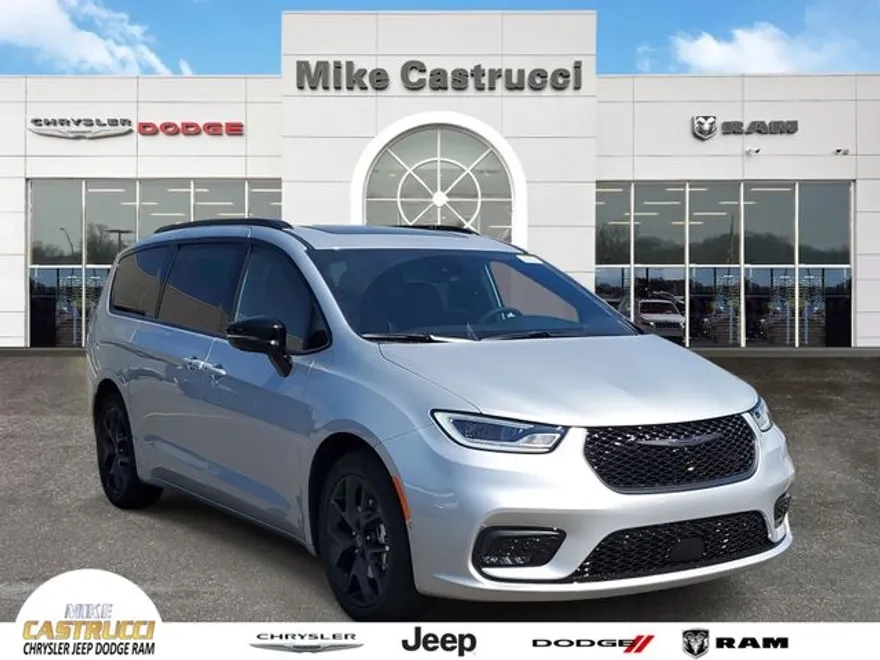 2026 Chrysler Pacifica Limited photo 1