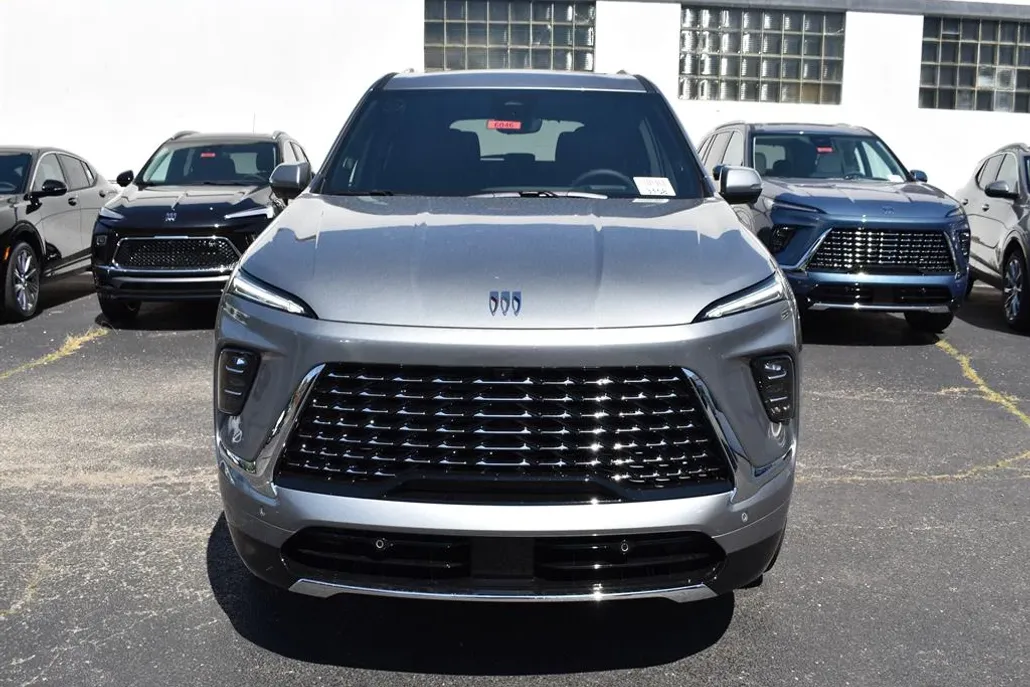 2026 Buick Enclave Avenir photo 1