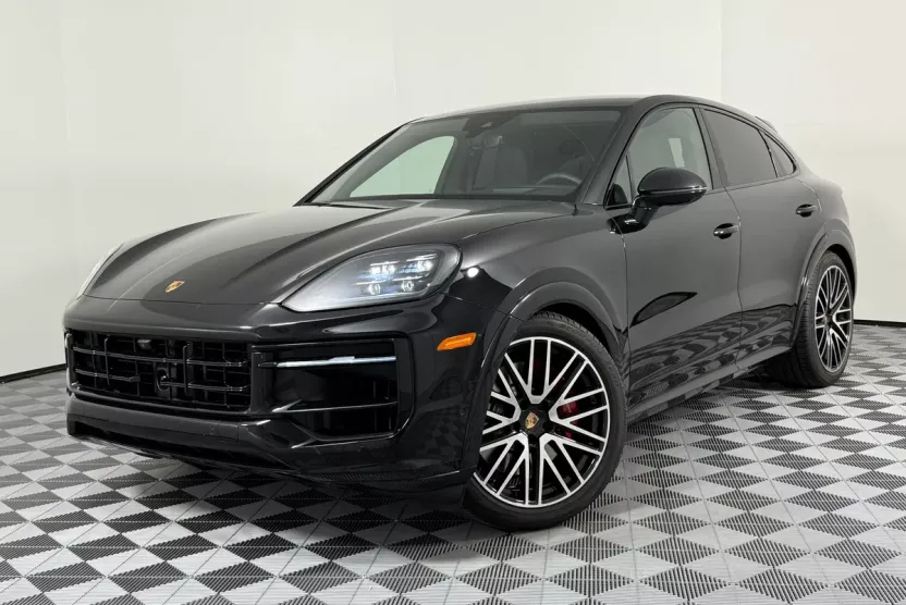 2026 Porsche Cayenne GTS Coupe photo 1