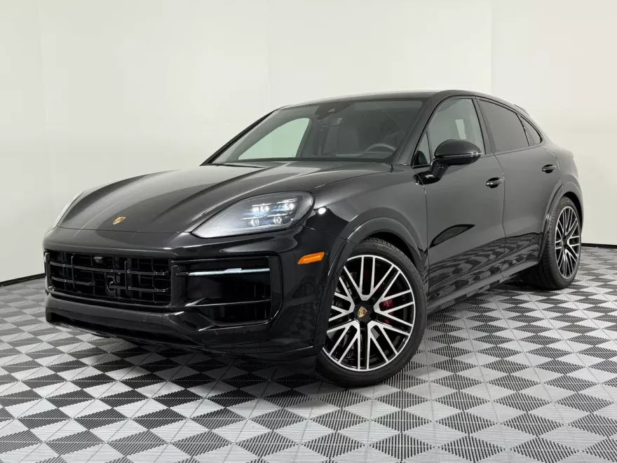 2026 Porsche Cayenne GTS Coupe photo 1