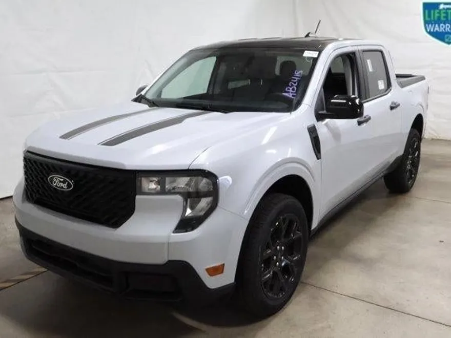 2025 Ford Maverick XLT photo 1