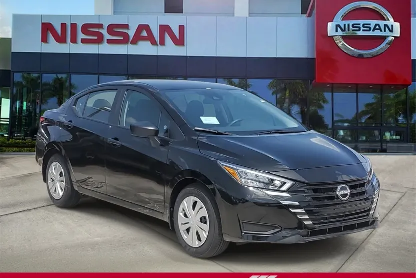 2025 Nissan Versa 1.6 S photo 1
