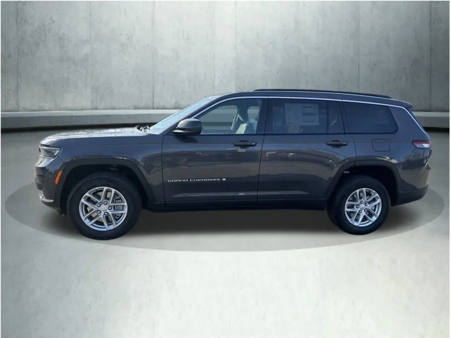 2025 Jeep Grand Cherokee Laredo photo 1