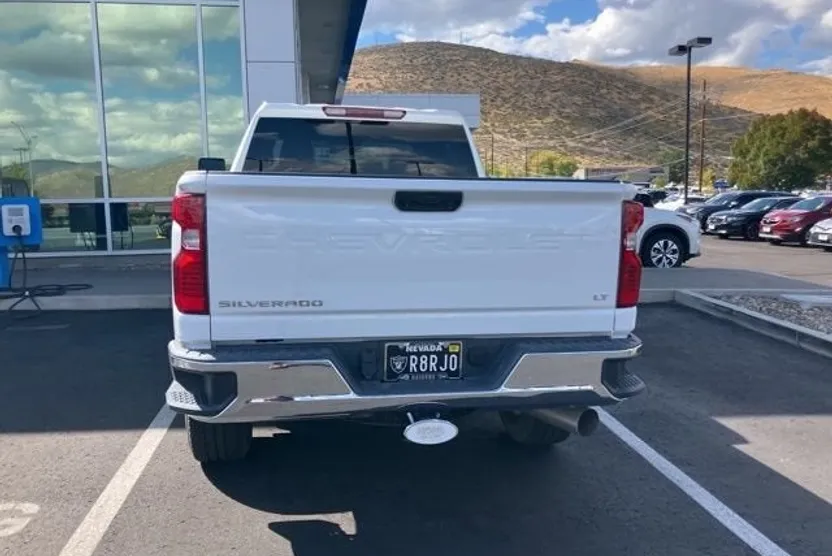 2021 Chevrolet Silverado 2500HD LT photo 1