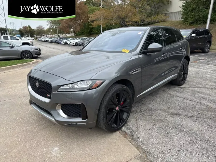 2019 Jaguar F-PACE S photo 1
