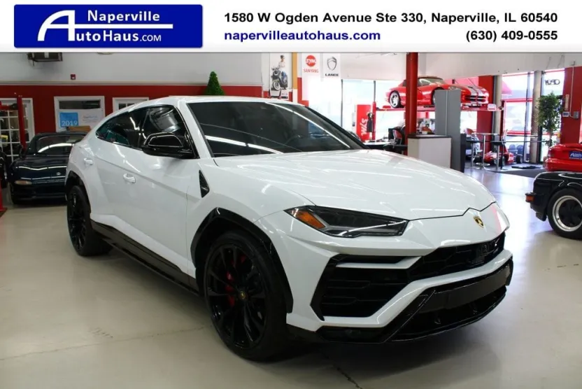 2022 Lamborghini Urus photo 1