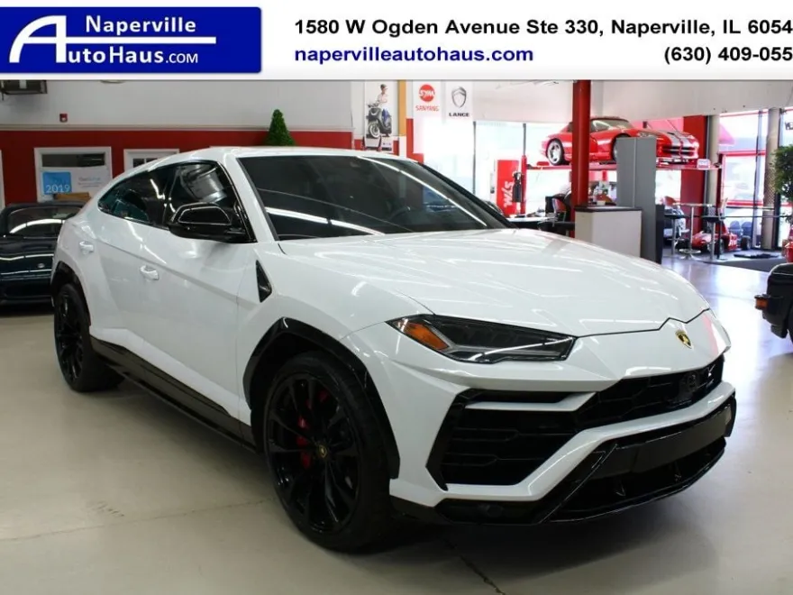 2022 Lamborghini Urus photo 1