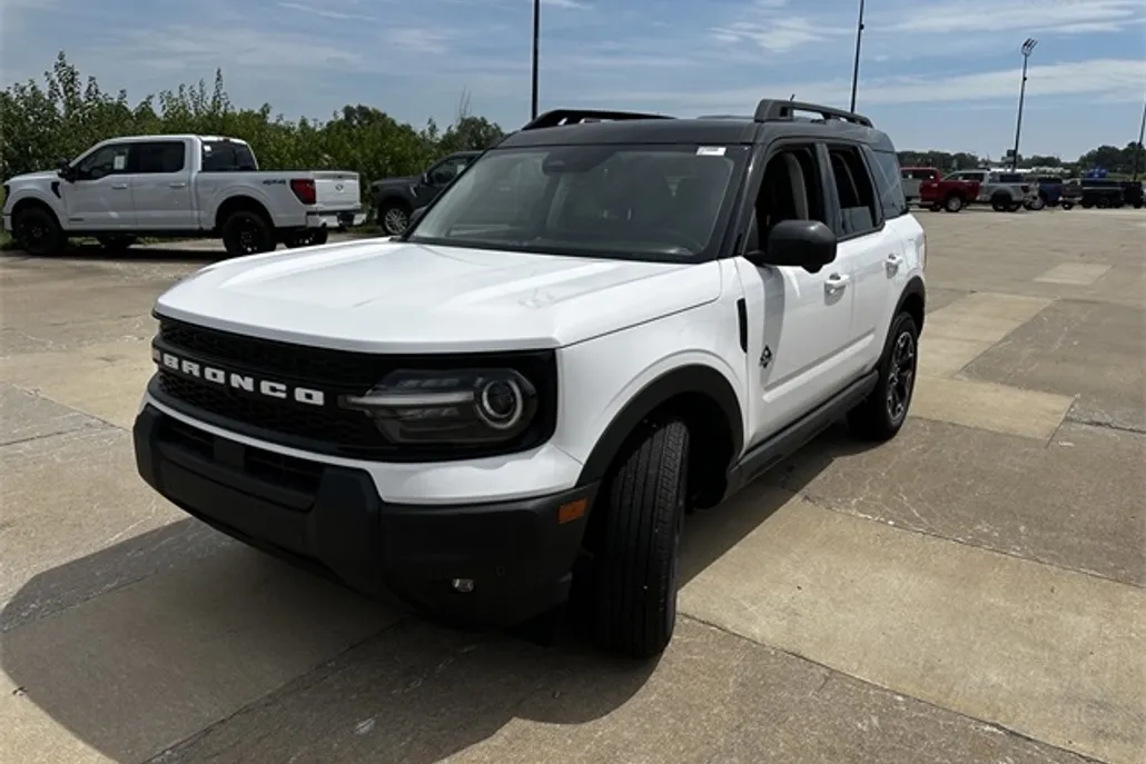 2025 Ford Bronco Sport Outer Banks photo 1