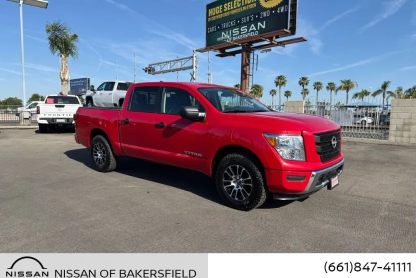 2023 Nissan Titan SV photo 1