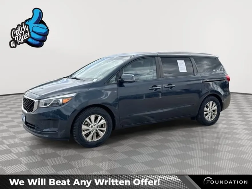 2017 Kia Sedona LX photo 1