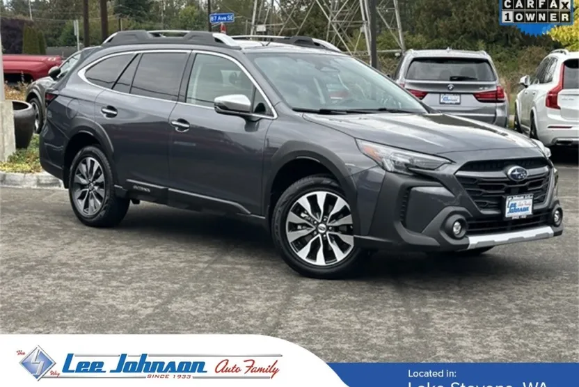2023 Subaru Outback Touring photo 1