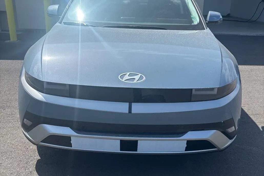 2025 Hyundai Ioniq 5 SE photo 1