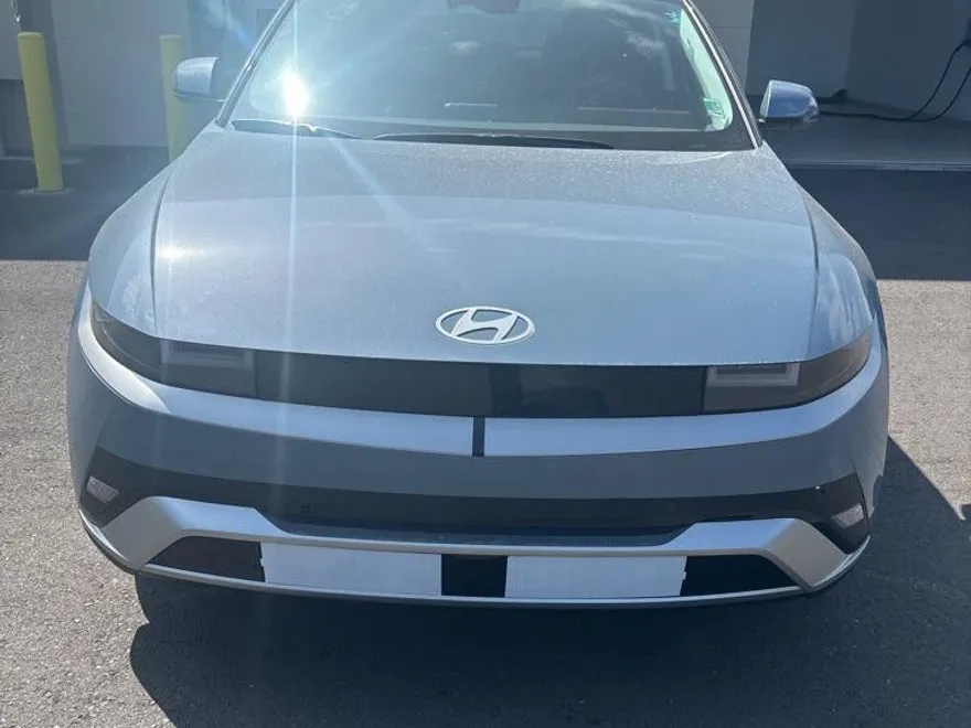 2025 Hyundai Ioniq 5 SE photo 1