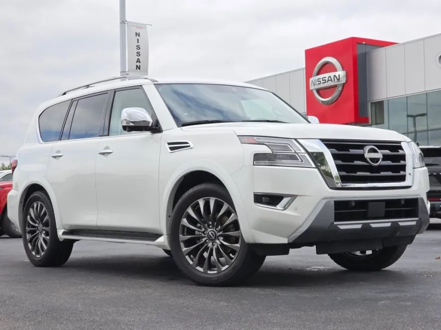 2023 Nissan Armada Platinum photo 1