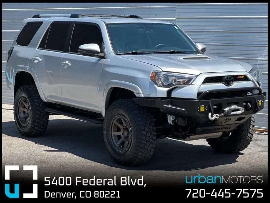 2018 Toyota 4Runner TRD Off-Road Premium photo 1