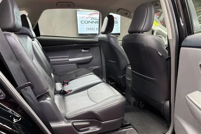 2014 Toyota Prius V Five photo 1