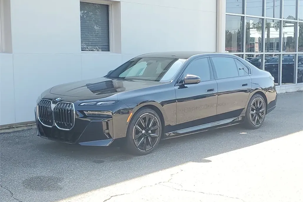 2023 Bmw i7 xDrive60 photo 1