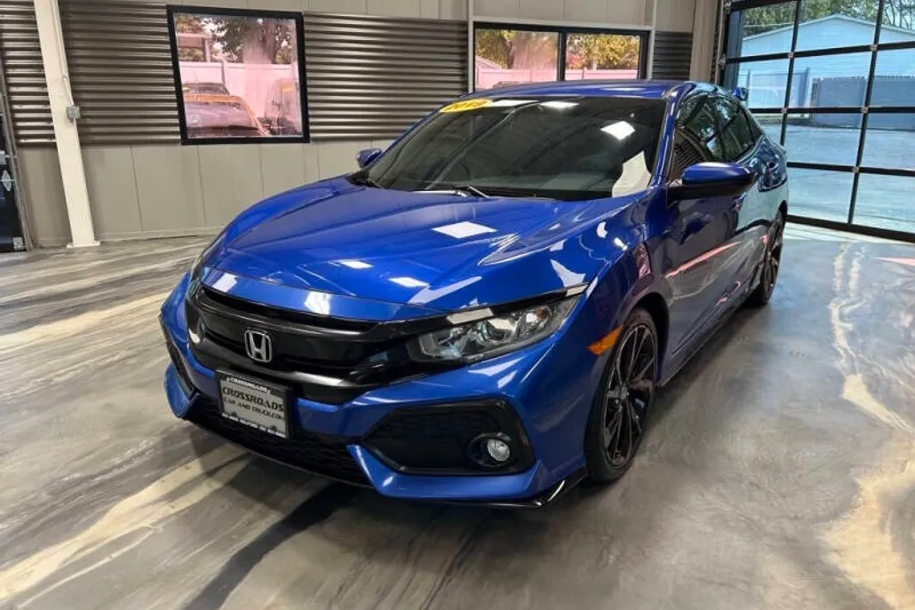 2019 Honda Civic Sport photo 1