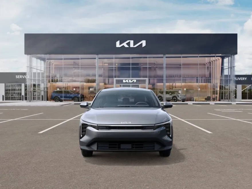 2025 Kia K4 LXS photo 1