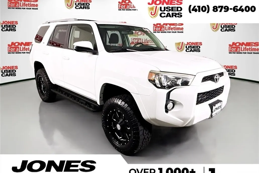 2016 Toyota 4Runner SR5 photo 1